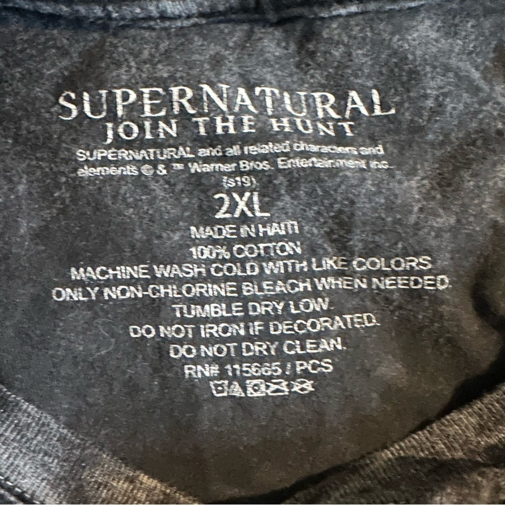 Hot Topic Supernatural Family Blood Acid Wash Girls 2XL SS T-Shirt Women’s S-M - Picture 10 of 10
